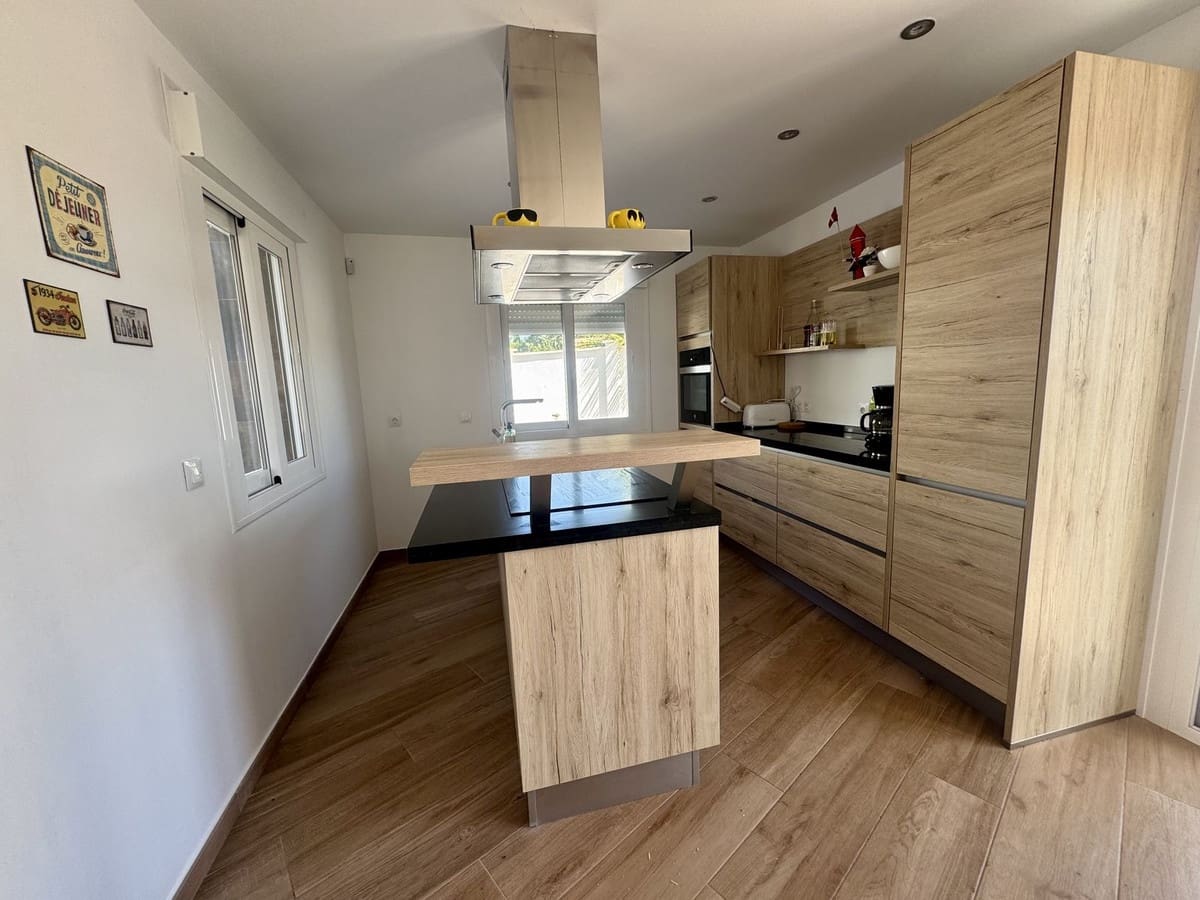 4 soverom Villa til salgs i Estepona med svømmebasseng garasje - € 1 149 000 (Ref: 9544115)