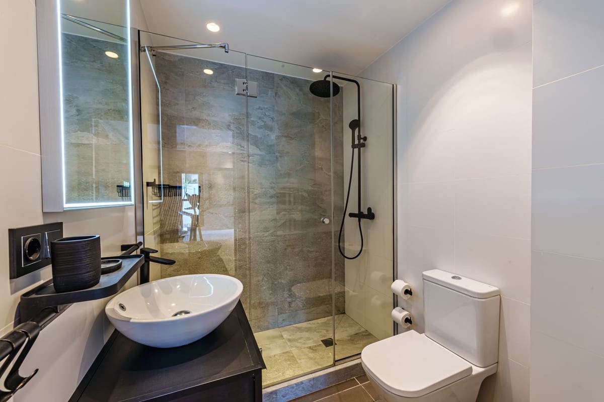 5 sypialnia Willa na sprzedaż w Marbella z basenem - 2 199 900 € (Ref: 9544586)