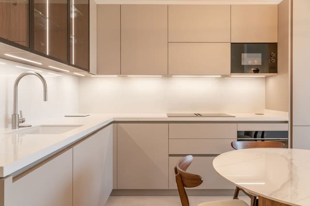 Piso de 3 habitaciones en El Paraíso, Benahavís en venta con piscina garaje - 899.000 € (Ref: 9544587)