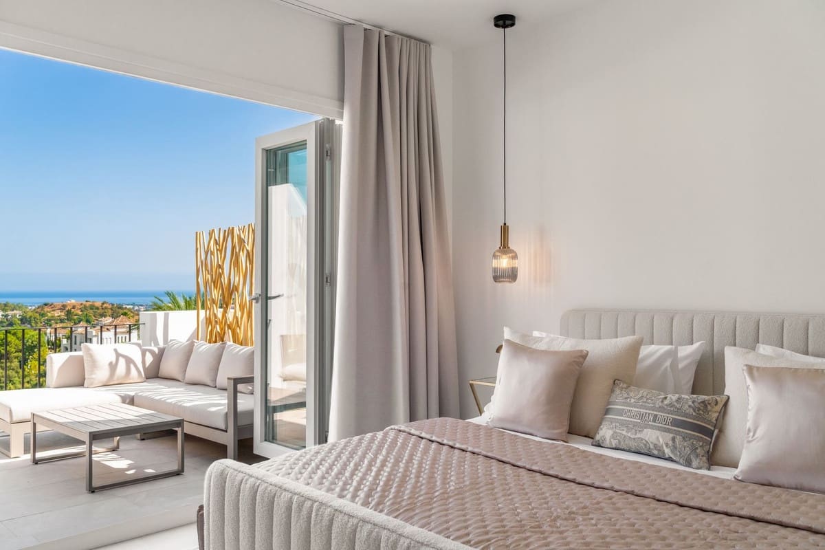 Piso de 3 habitaciones en Benahavís en venta con piscina garaje - 899.000 € (Ref: 9544587)