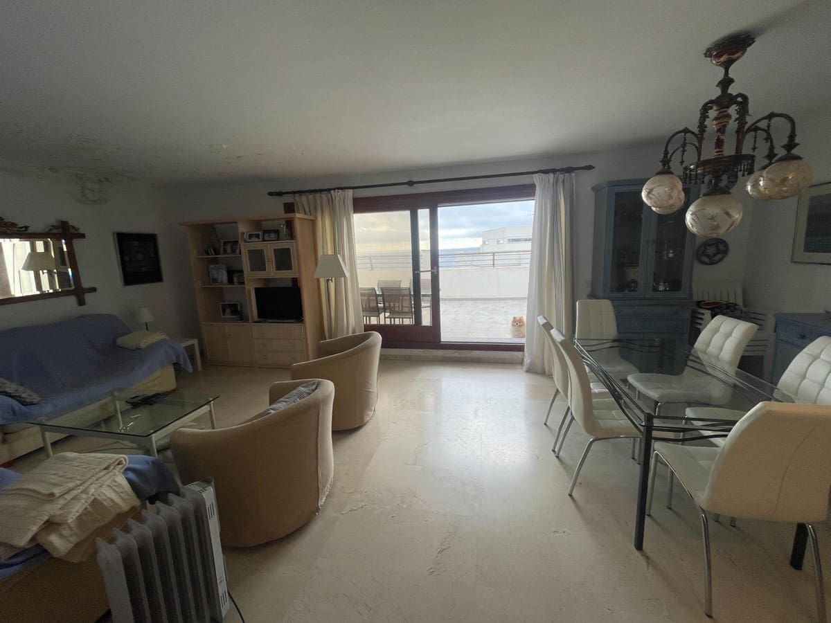 4 makuuhuone Asunto myytävänä paikassa Estepona - 1 350 000 € (Ref: 9547021)