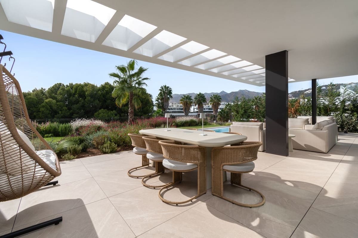 4 sovrum Villa till salu i Marbella med pool garage - 2 095 000 € (Ref: 9547189)