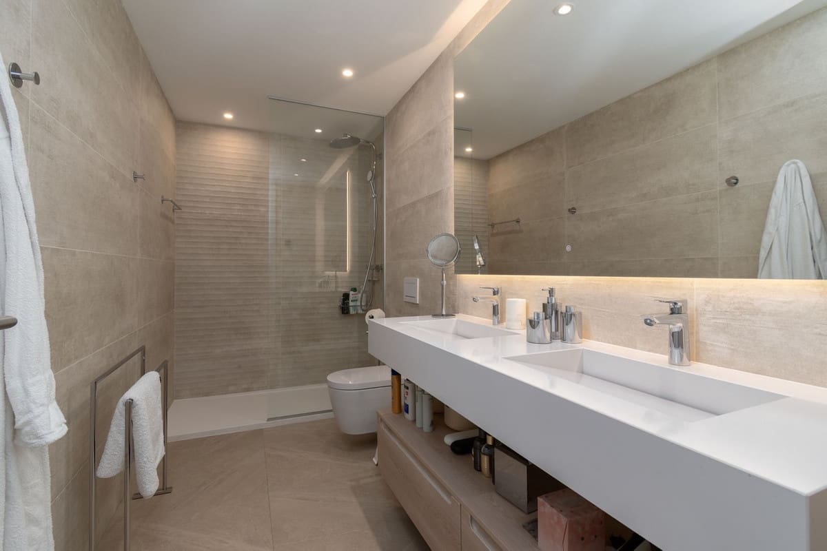 4 sovrum Villa till salu i Marbella med pool garage - 2 095 000 € (Ref: 9547189)