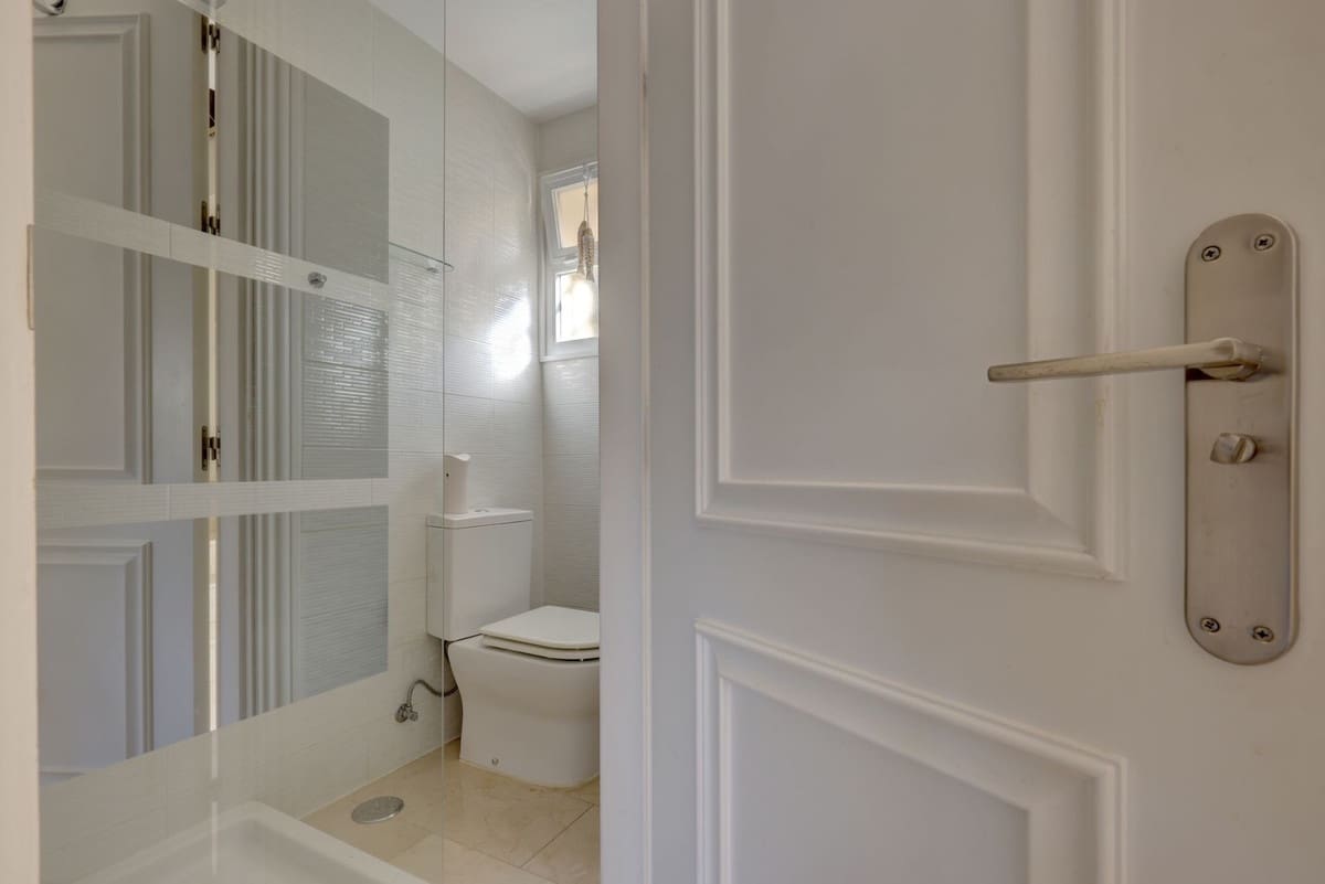 Piso de 3 habitaciones en Benahavís en venta con piscina garaje - 649.995 € (Ref: 9547190)