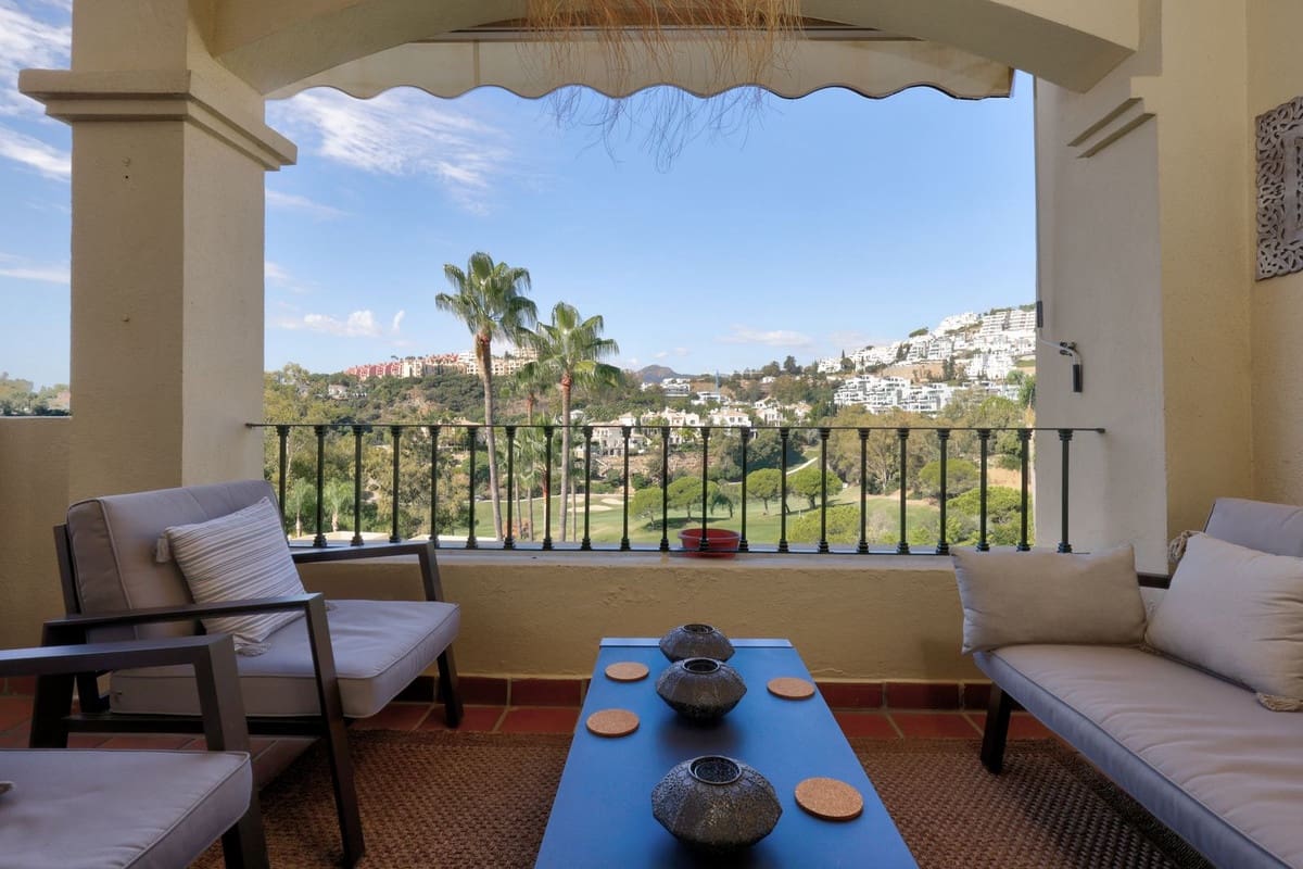 Piso de 3 habitaciones en Benahavís en venta con piscina garaje - 649.995 € (Ref: 9547190)