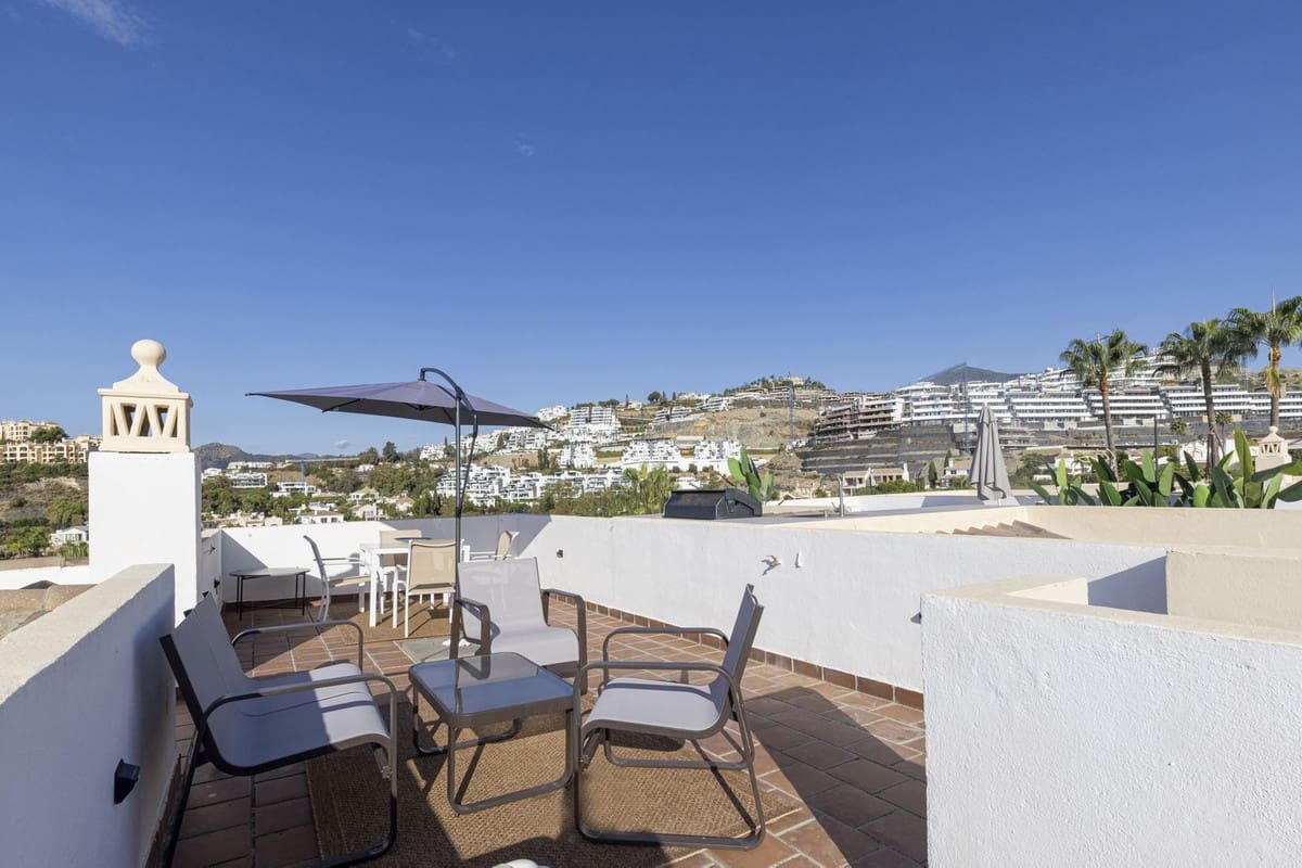 Piso de 3 habitaciones en Benahavís en venta con piscina garaje - 649.995 € (Ref: 9547190)