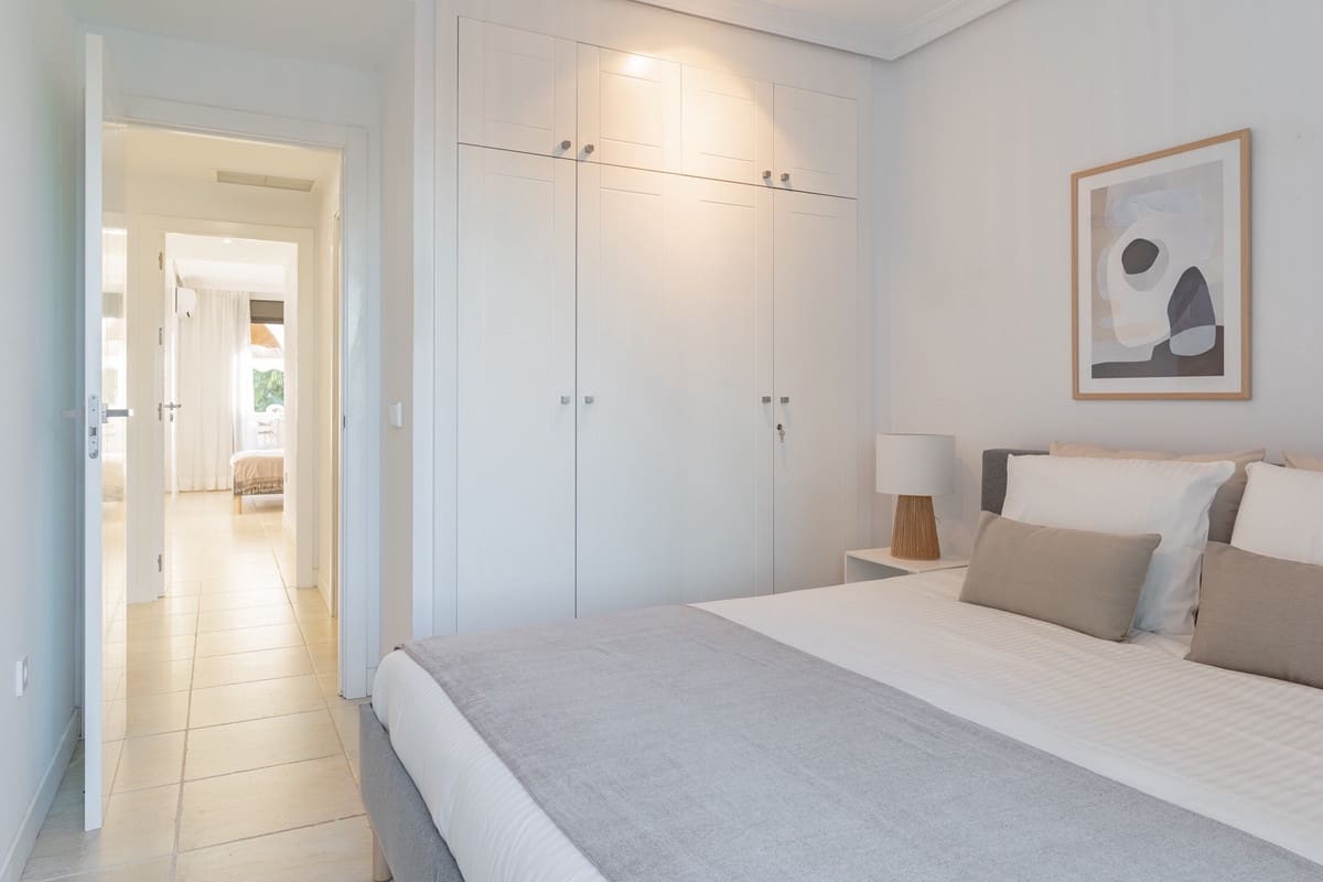 2 sypialnia Mieszkanie na sprzedaż w Estepona z basenem garażem - 395 000 € (Ref: 9547316)