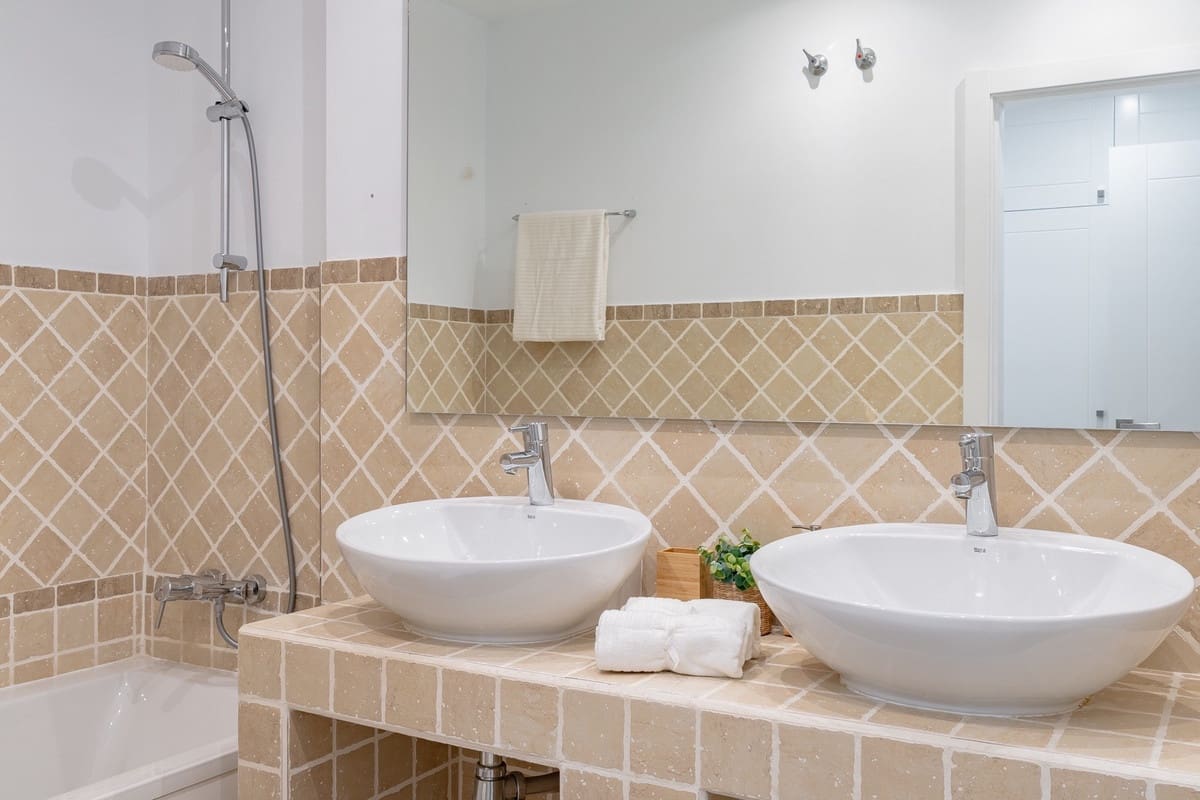 2 sypialnia Mieszkanie na sprzedaż w Estepona z basenem garażem - 395 000 € (Ref: 9547316)