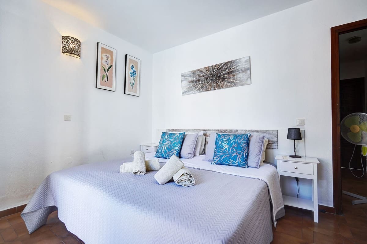 2 soverom Villa til salgs i Marbella med svømmebasseng garasje - € 325 000 (Ref: 9548635)