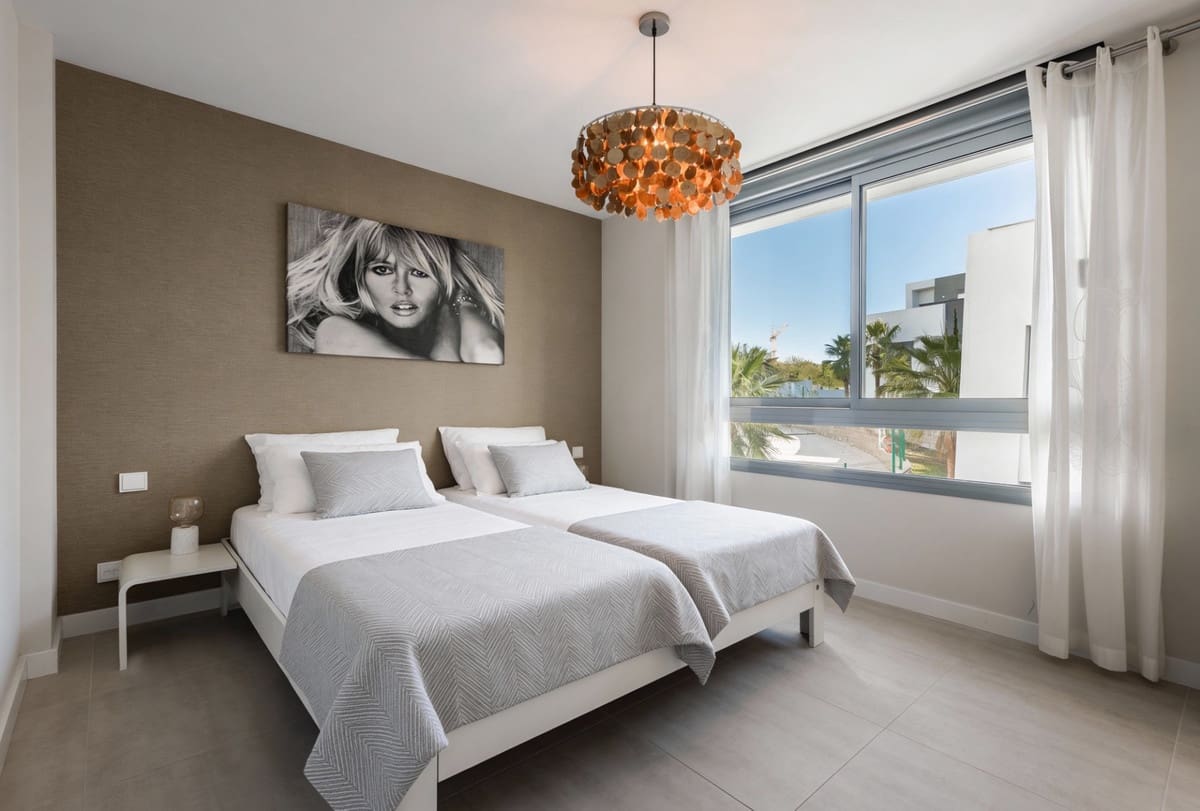 3 sypialnia Mieszkanie na sprzedaż w Estepona z basenem - 599 000 € (Ref: 9548636)