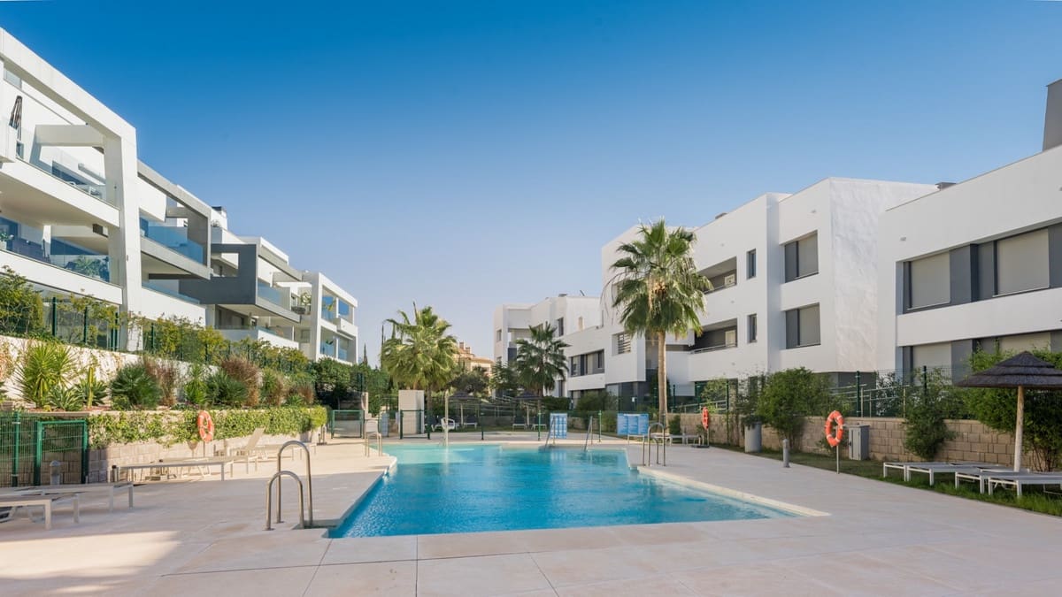 3 sypialnia Mieszkanie na sprzedaż w Estepona z basenem - 599 000 € (Ref: 9548636)