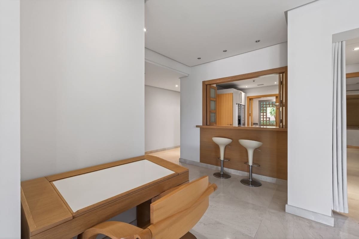 2 soverom Leilighet til salgs i Marbella med svømmebasseng - € 1 080 000 (Ref: 9548637)