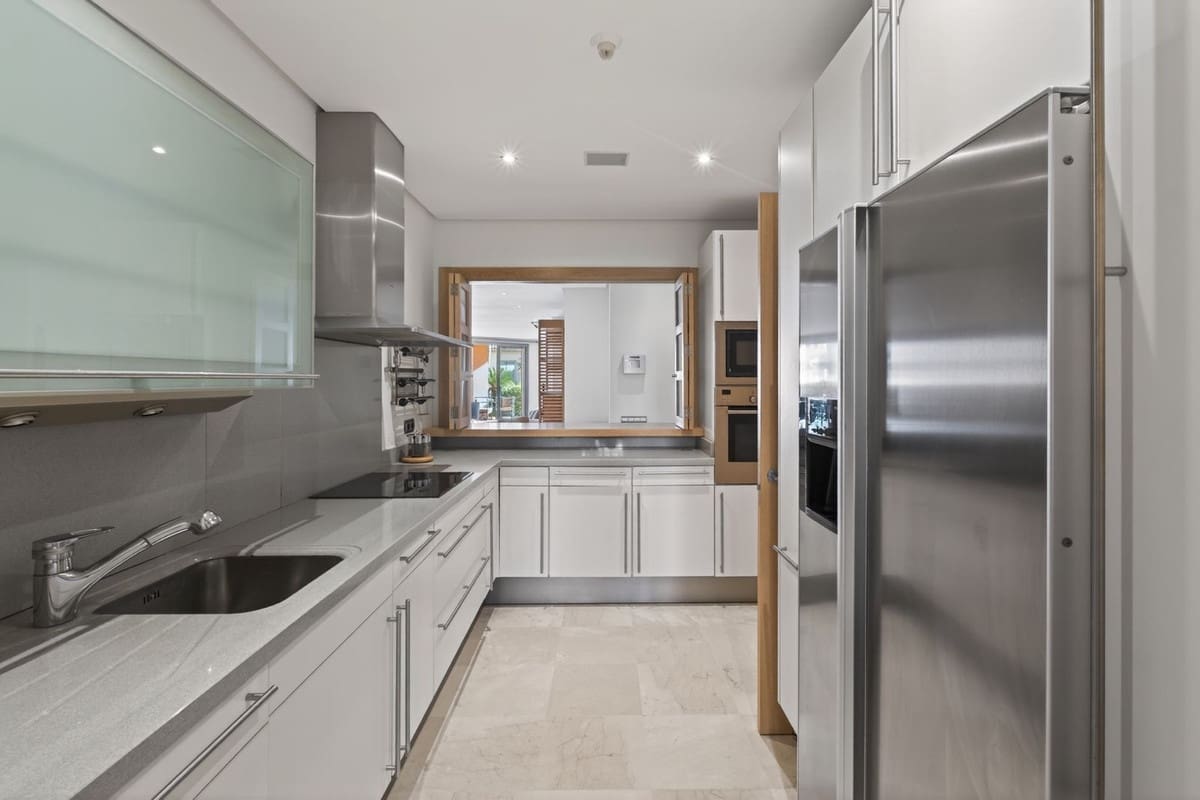 2 soverom Leilighet til salgs i Marbella med svømmebasseng - € 1 080 000 (Ref: 9548637)