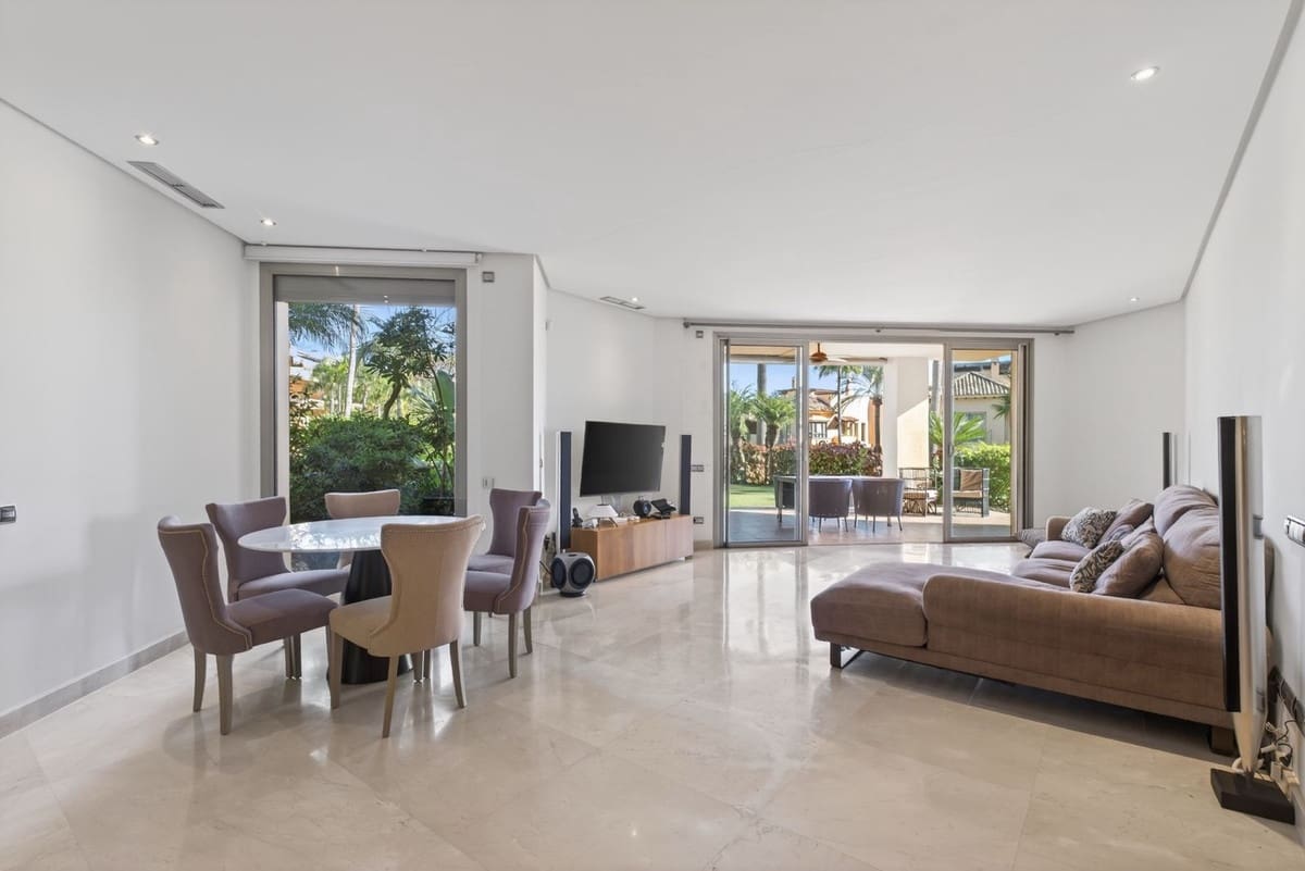 2 soverom Leilighet til salgs i Marbella med svømmebasseng - € 1 080 000 (Ref: 9548637)