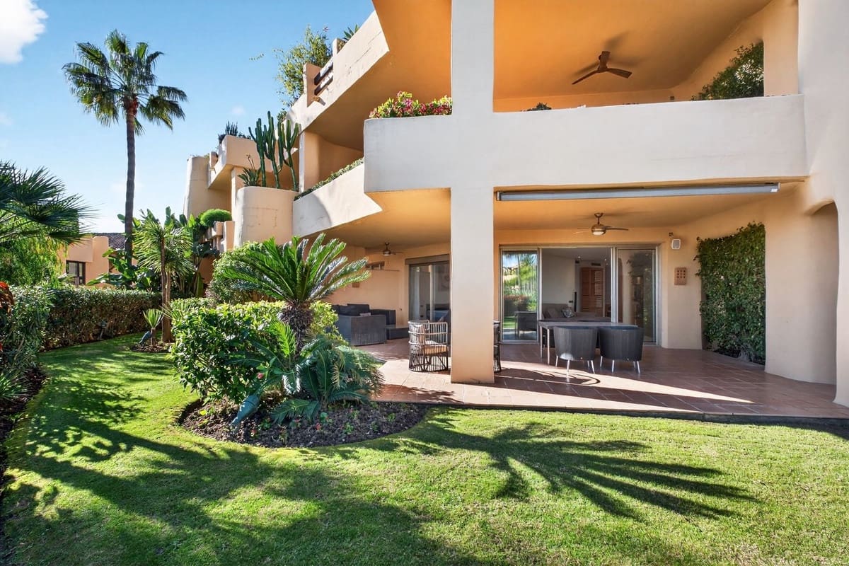 2 soverom Leilighet til salgs i Marbella med svømmebasseng - € 1 080 000 (Ref: 9548637)