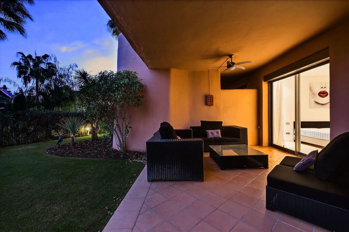 2 soverom Leilighet til salgs i Marbella med svømmebasseng - € 1 080 000 (Ref: 9548637)