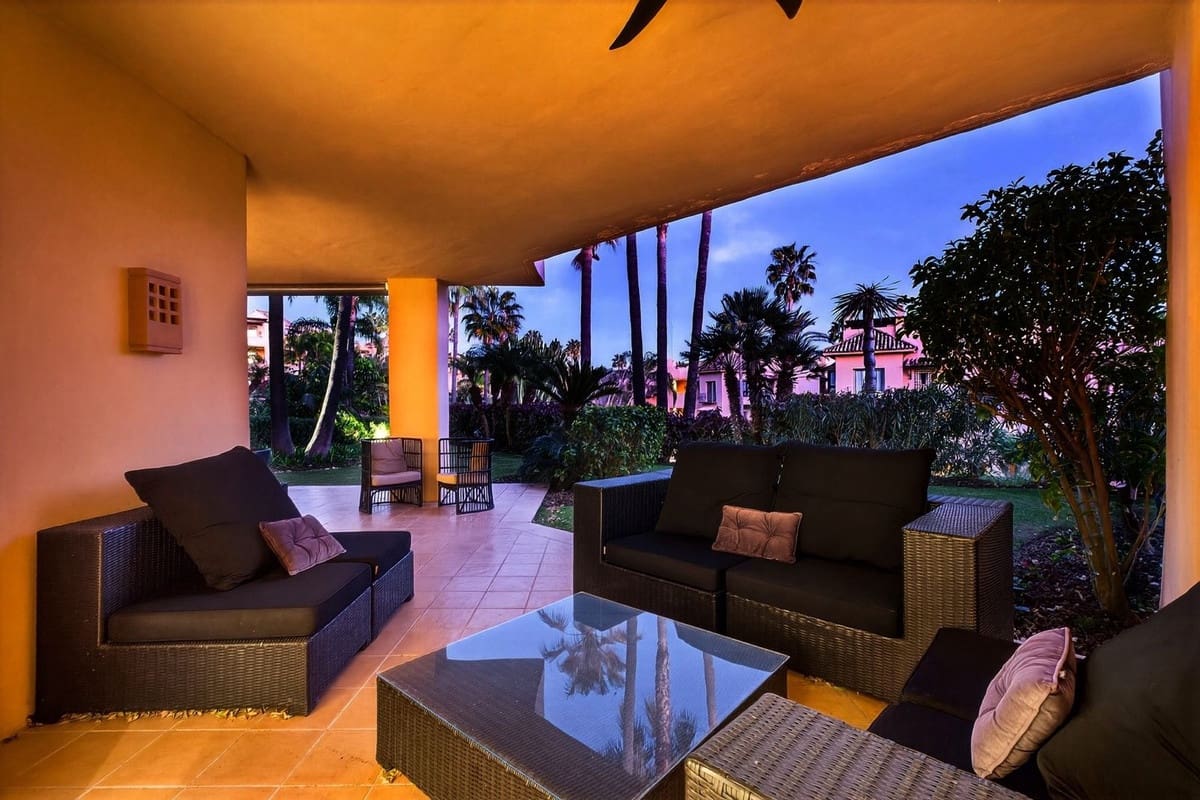 2 soverom Leilighet til salgs i Marbella med svømmebasseng - € 1 080 000 (Ref: 9548637)