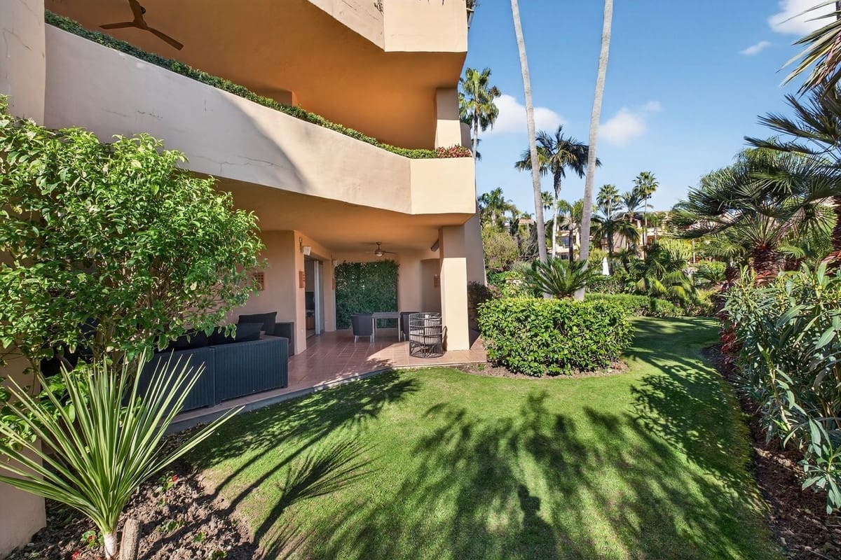 2 soverom Leilighet til salgs i Marbella med svømmebasseng - € 1 080 000 (Ref: 9548637)