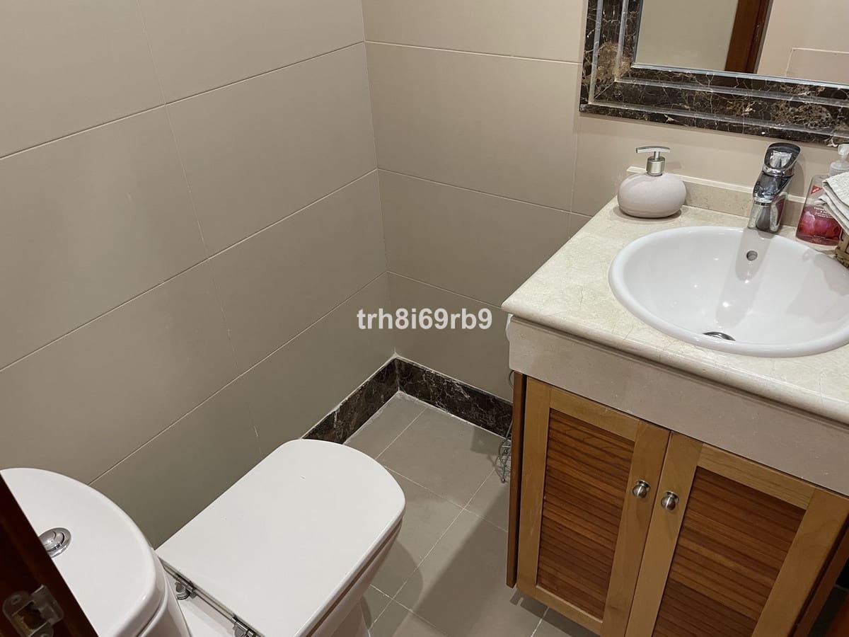 3 soveværelse Villa til salg i Estepona med swimmingpool garage - € 550.000 (Ref: 9548638)