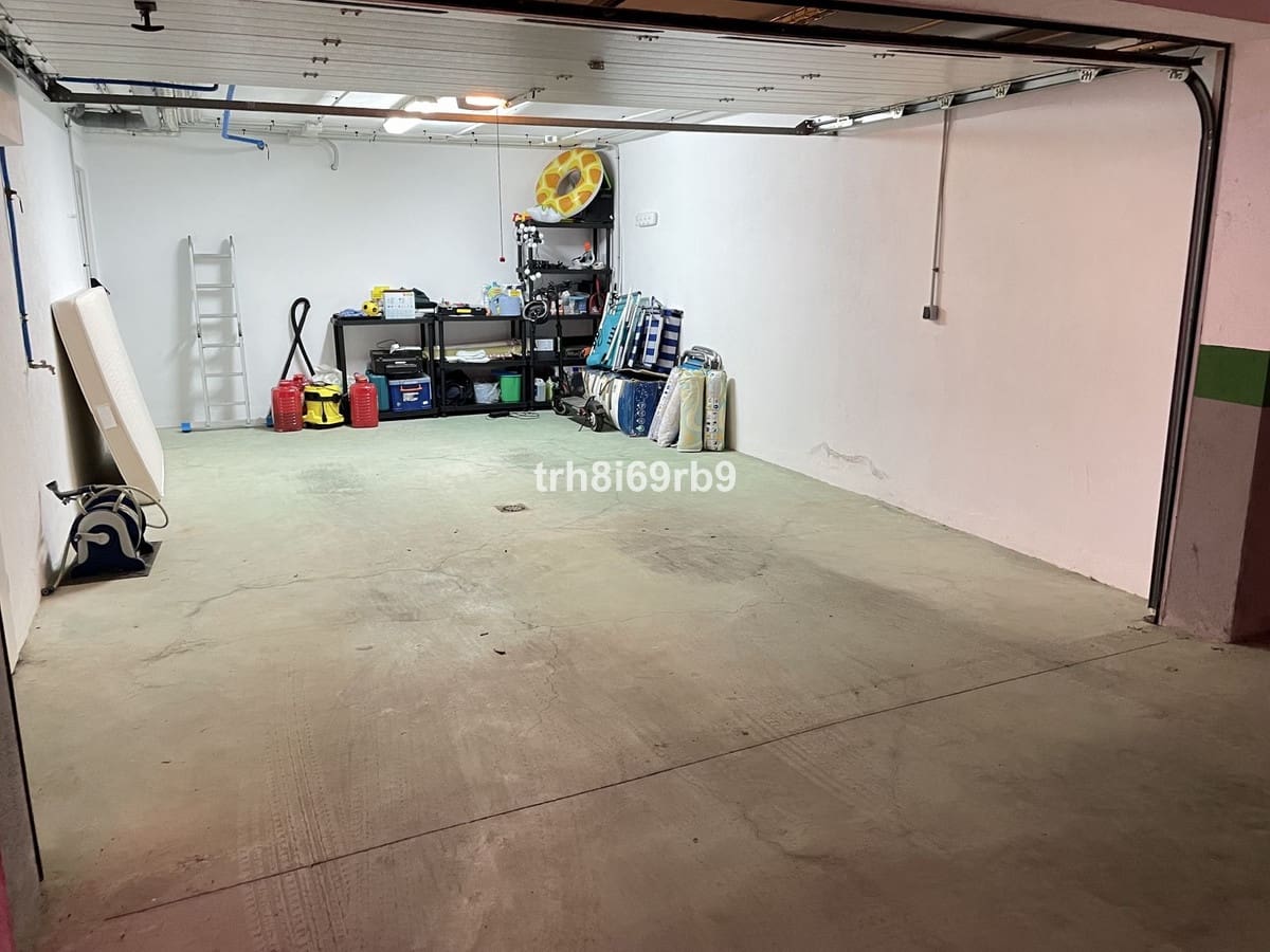 3 soveværelse Villa til salg i Estepona med swimmingpool garage - € 550.000 (Ref: 9548638)