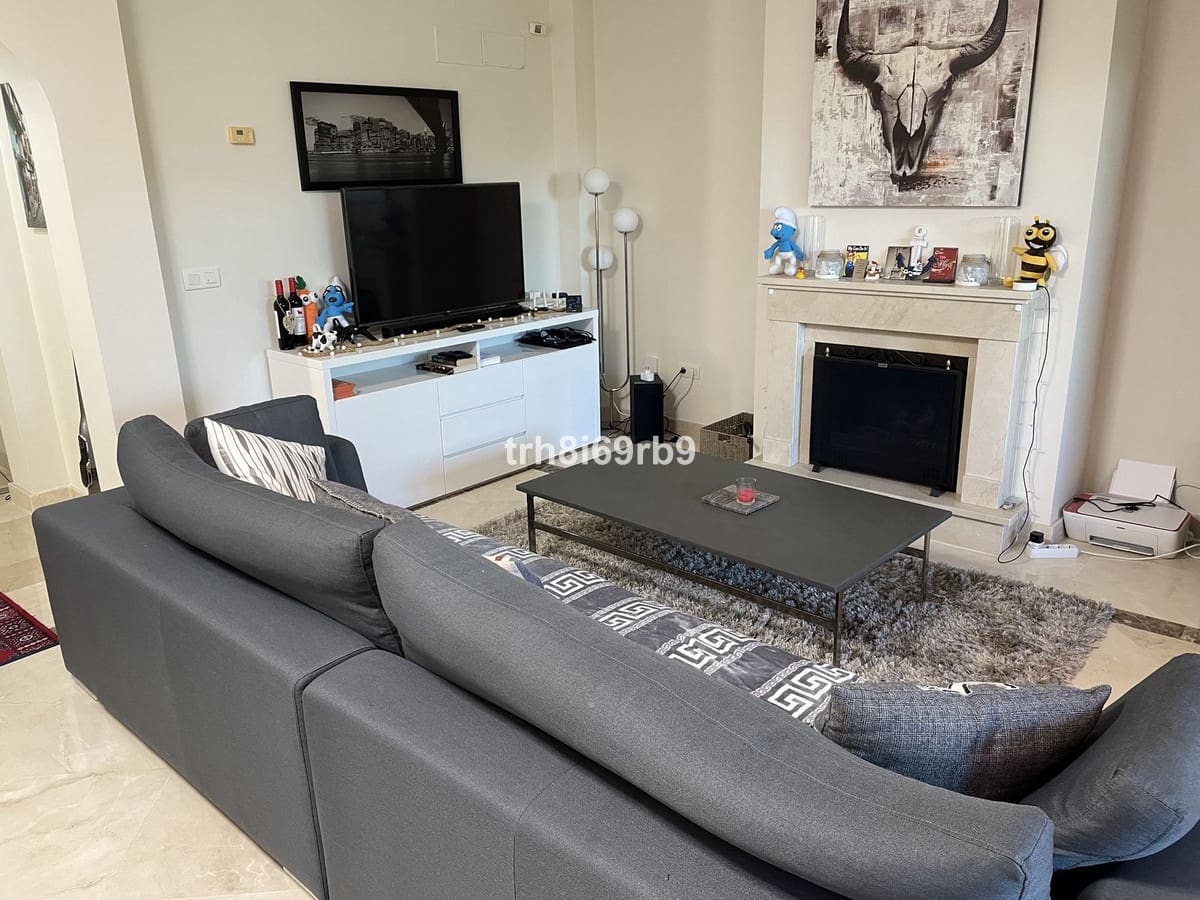 3 soveværelse Villa til salg i Estepona med swimmingpool garage - € 550.000 (Ref: 9548638)