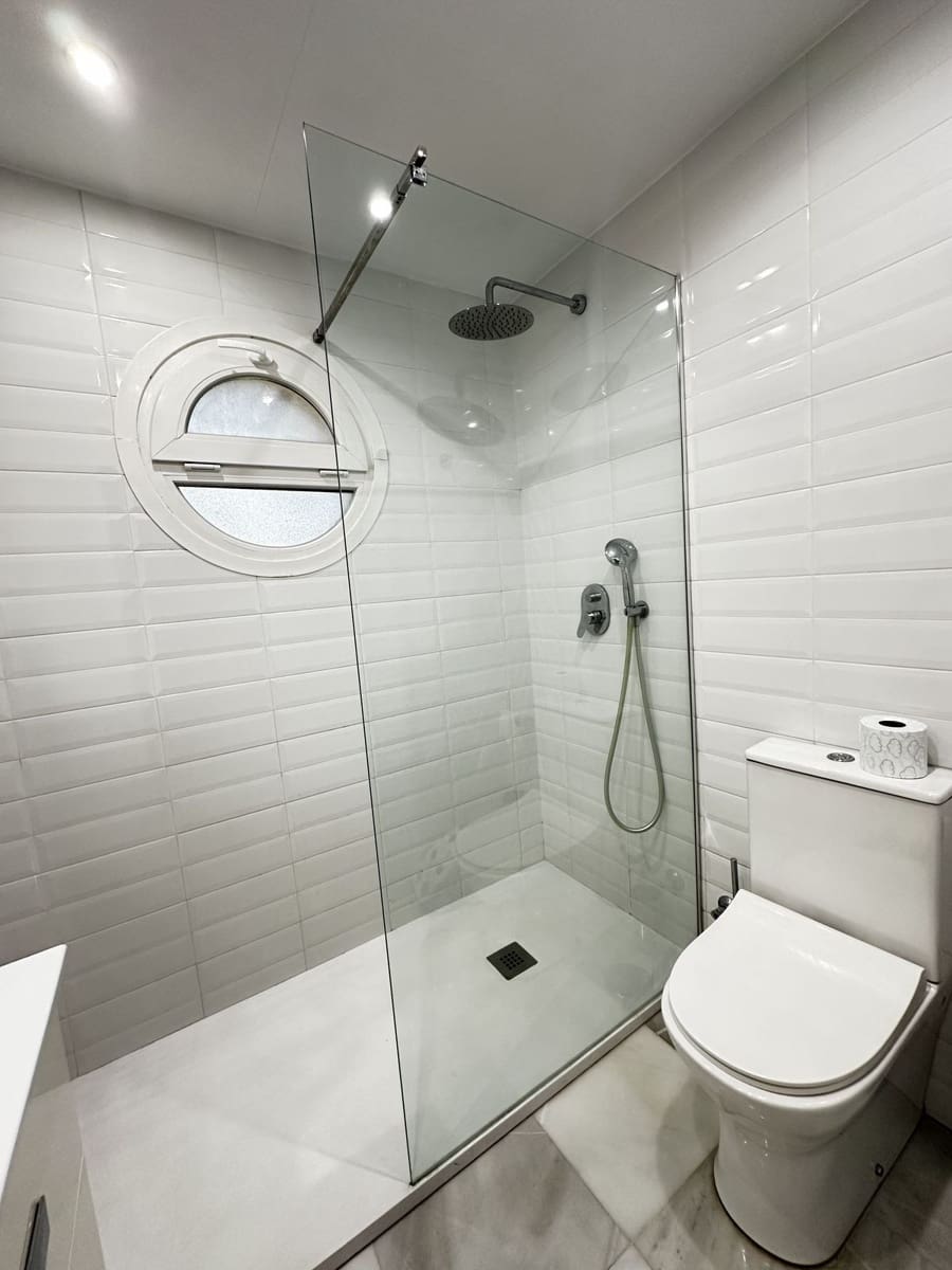 4 bedroom Villa for sale in Estepona with pool - € 695,000 (Ref: 9548640)