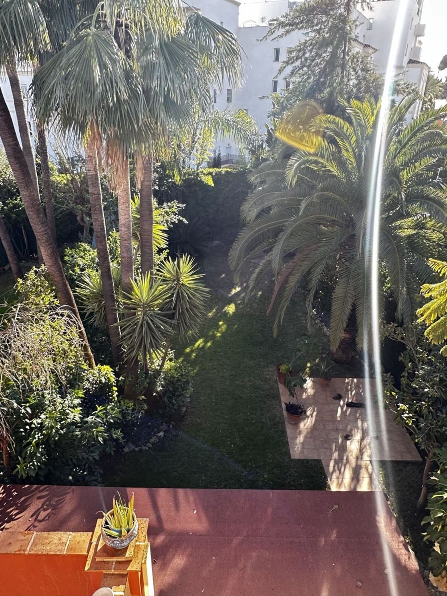 4 bedroom Villa for sale in Estepona with pool - € 695,000 (Ref: 9548640)