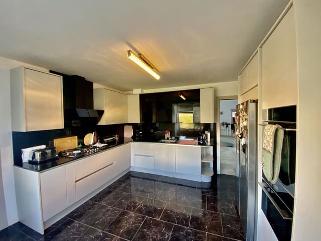 5 soverom Villa til salgs i Riviera del Sol, Mijas med svømmebasseng - € 1 200 000 (Ref: 9548642)