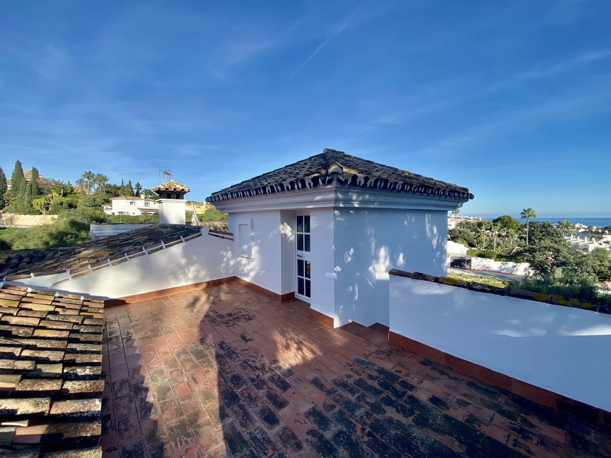 5 soverom Villa til salgs i Mijas med svømmebasseng - € 1 200 000 (Ref: 9548642)