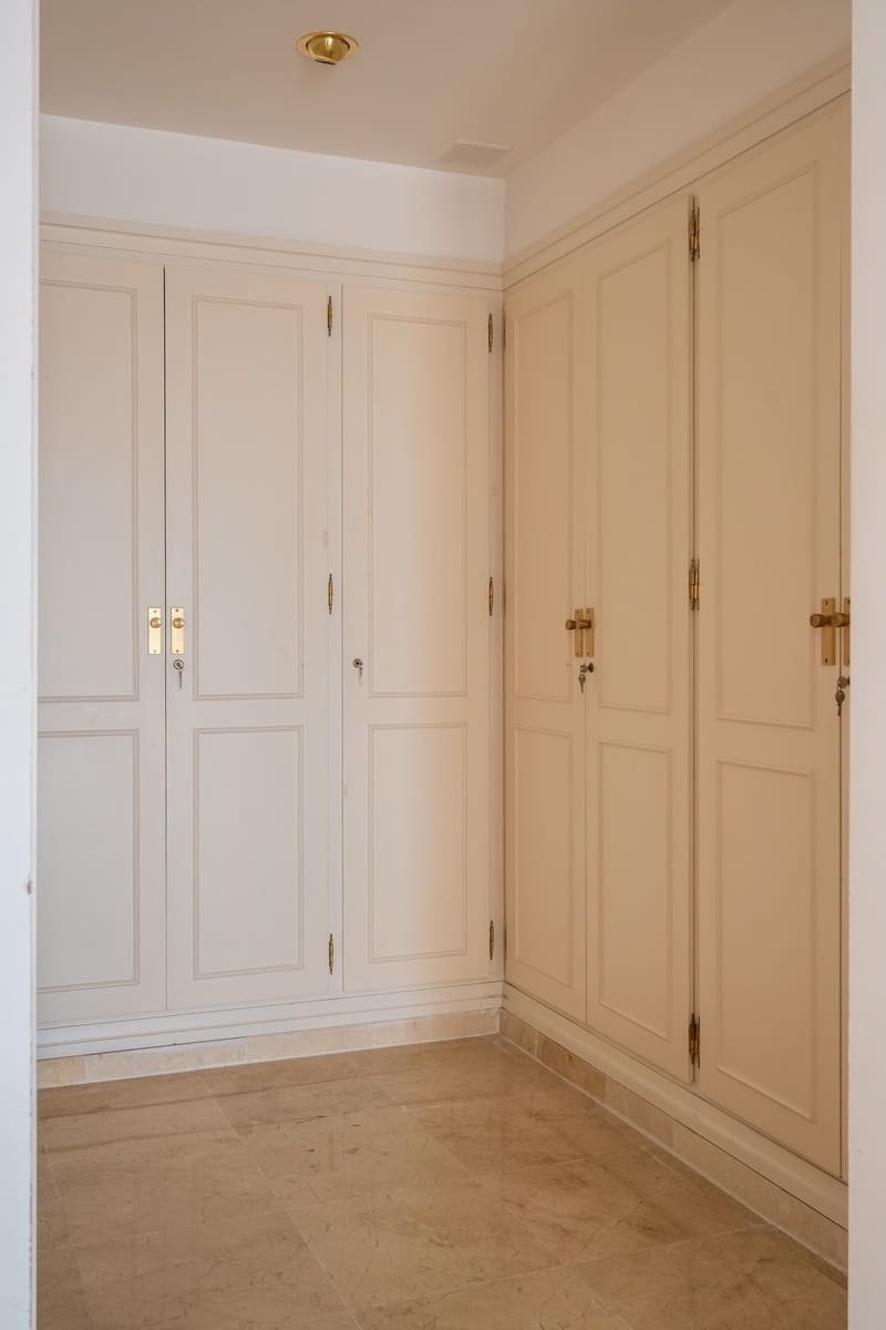 2 slaapkamer Flat te koop in Marbella met zwembad garage - € 695.000 (Ref: 9549016)