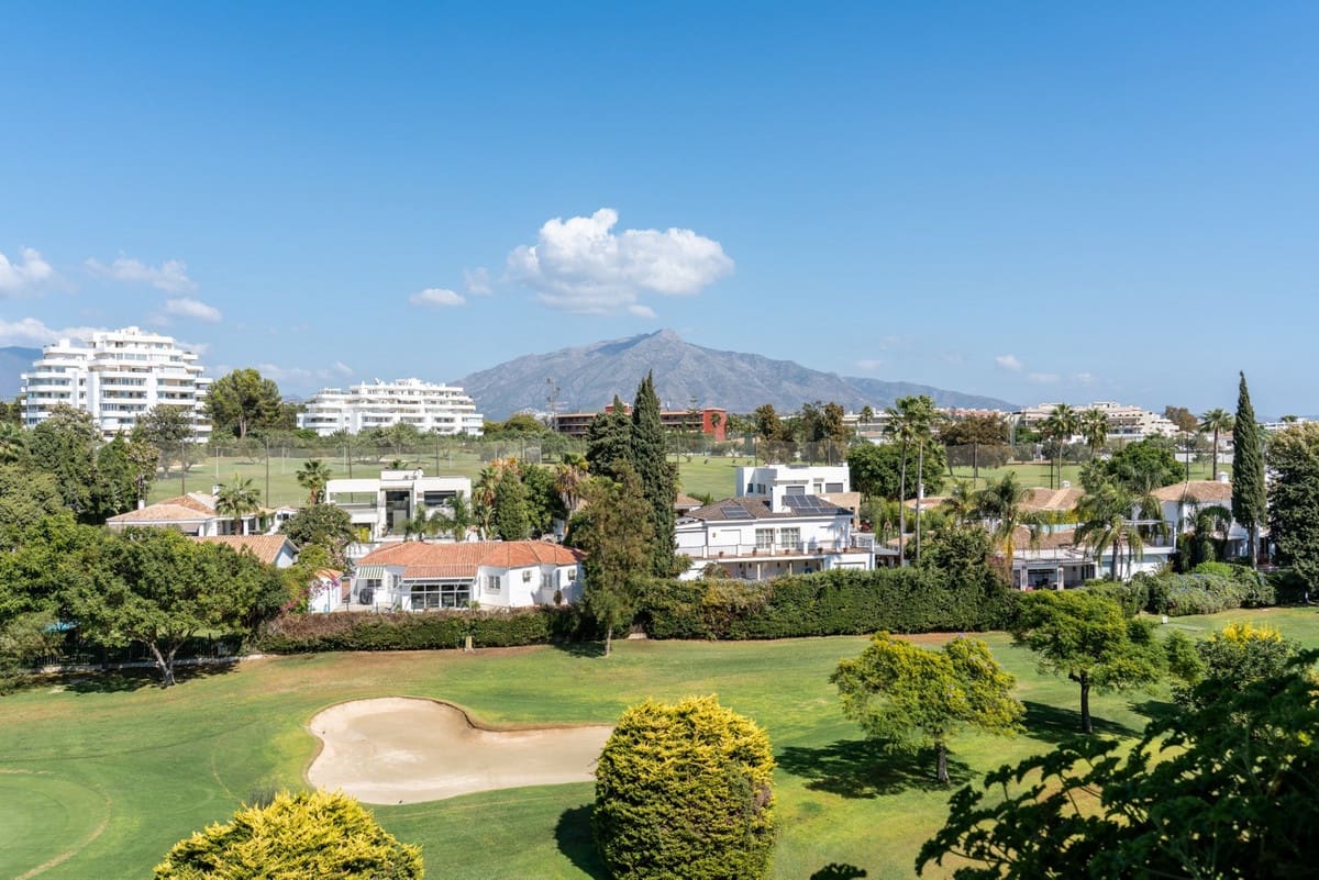 2 slaapkamer Flat te koop in Marbella met zwembad garage - € 695.000 (Ref: 9549016)