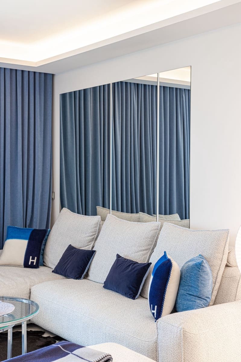 Piso de 2 habitaciones en Estepona en venta con piscina garaje - 1.295.000 € (Ref: 9549020)