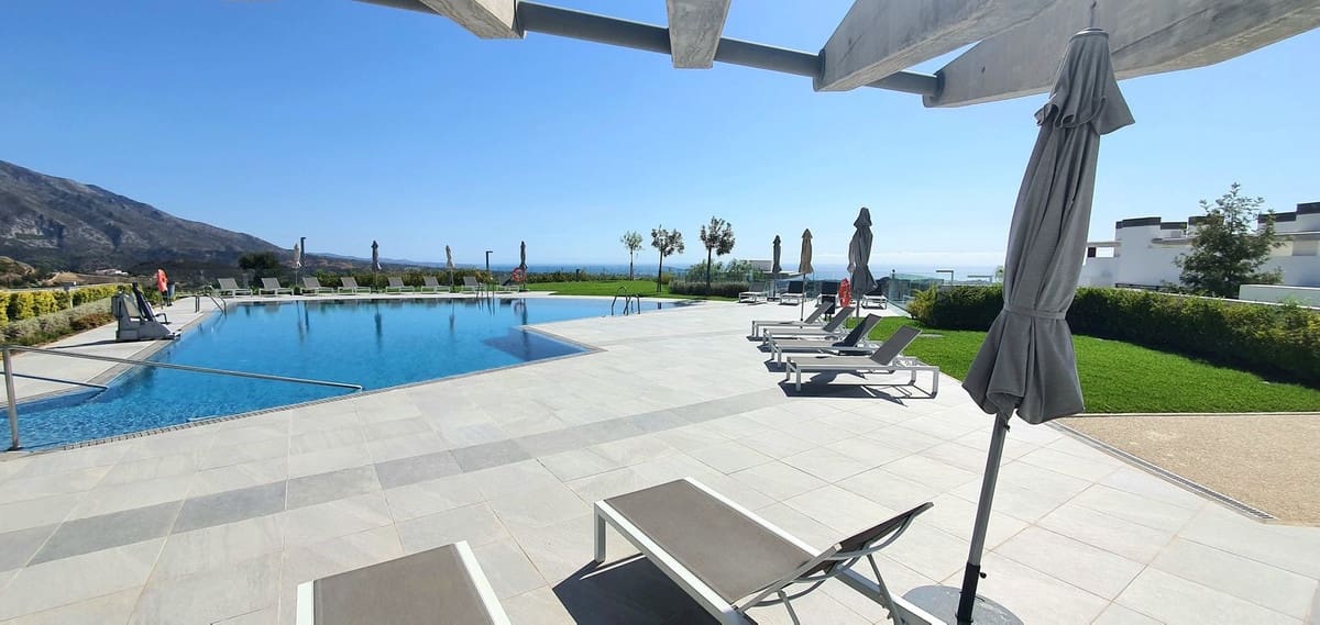 Piso de 3 habitaciones en Benahavís en venta con piscina garaje - 1.499.000 € (Ref: 9549023)