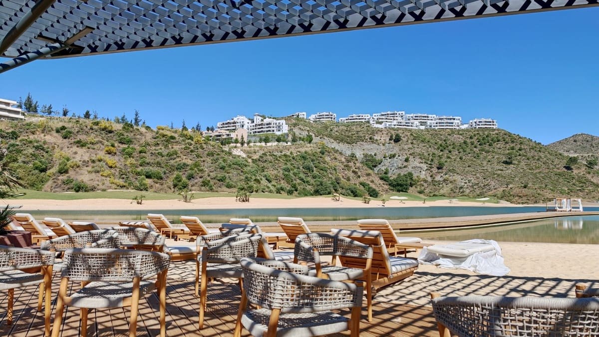 Piso de 3 habitaciones en Benahavís en venta con piscina garaje - 1.449.000 € (Ref: 9549023)