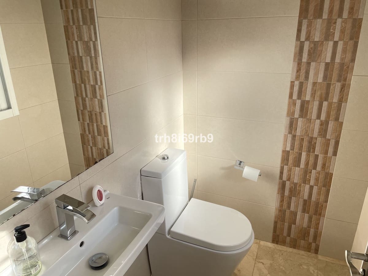 3 slaapkamer Villa te koop in New Golden Mile met zwembad garage - € 1.395.000 (Ref: 9549024)