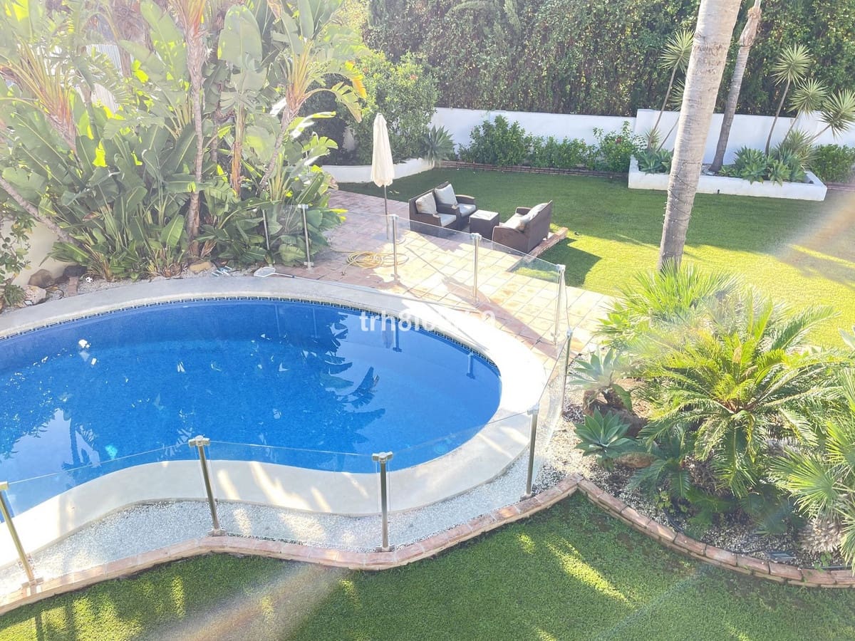 3 slaapkamer Villa te koop in New Golden Mile met zwembad garage - € 1.395.000 (Ref: 9549024)