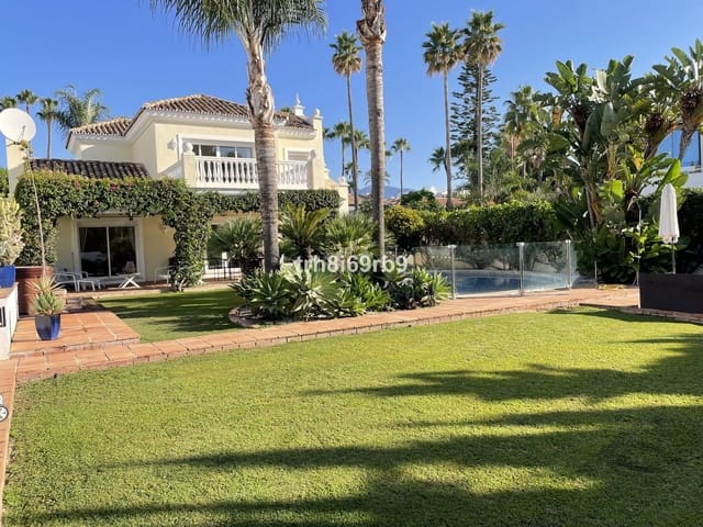 3 Zimmer Villa zu verkaufen in La Concha - Resina Golf, Estepona mit Pool Garage - 1.395.000 € (Ref: 9549024)