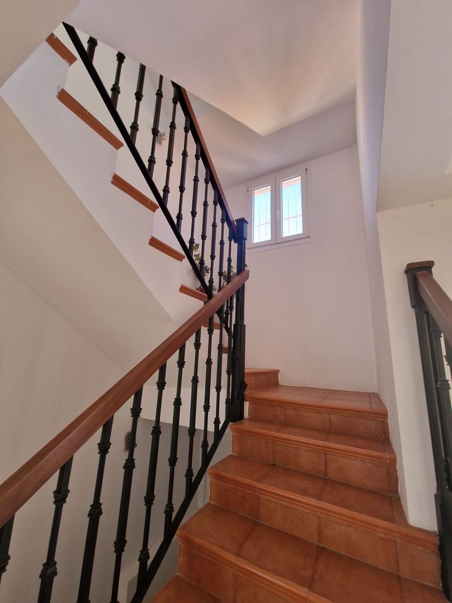 Chalet de 5 habitaciones en Manilva en venta con piscina garaje - 550.000 € (Ref: 9550011)