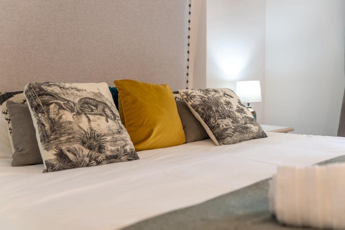 5 slaapkamer Villa te koop in Marbella met zwembad garage - € 1.300.000 (Ref: 9550012)