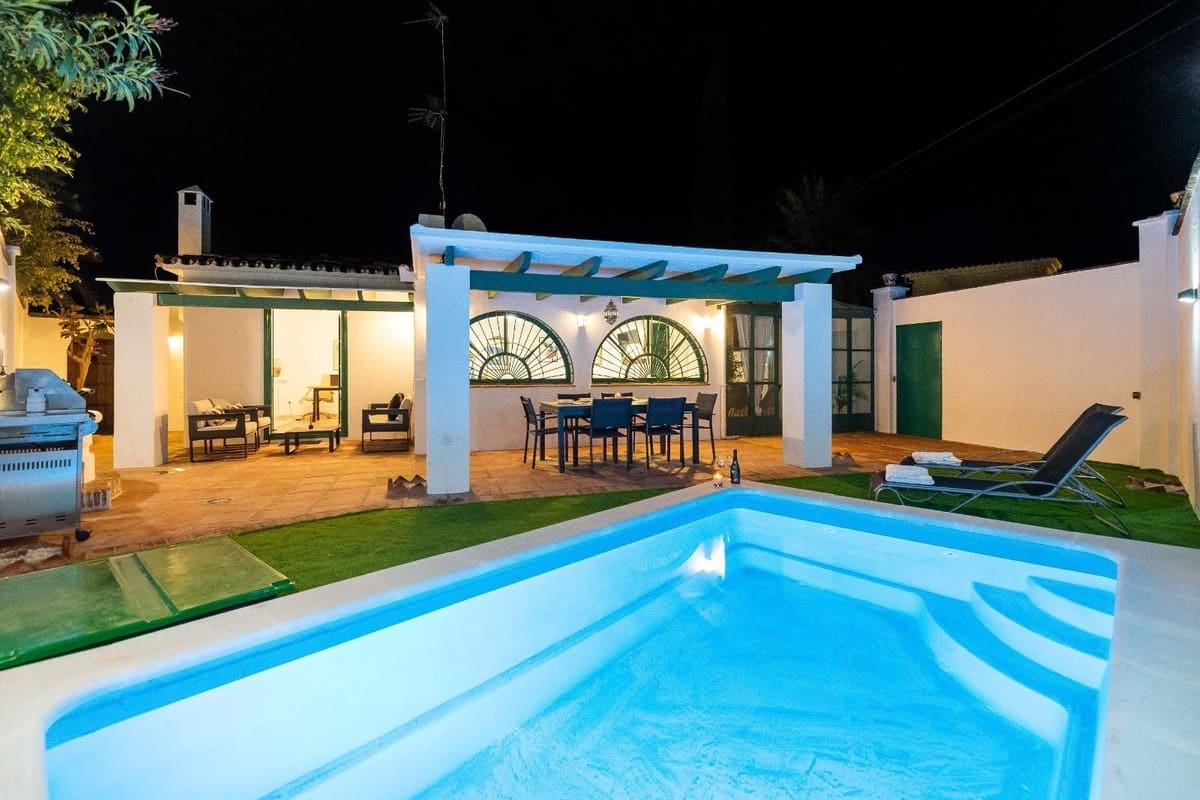 5 slaapkamer Villa te koop in Marbella met zwembad garage - € 1.300.000 (Ref: 9550012)