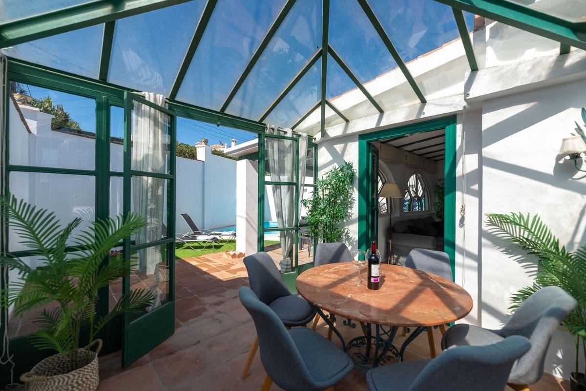 5 slaapkamer Villa te koop in Marbella met zwembad garage - € 1.300.000 (Ref: 9550012)