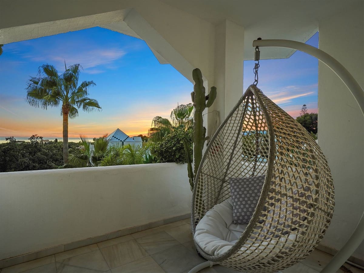 Piso de 2 habitaciones en Marbella en venta con piscina garaje - 669.000 € (Ref: 9550013)