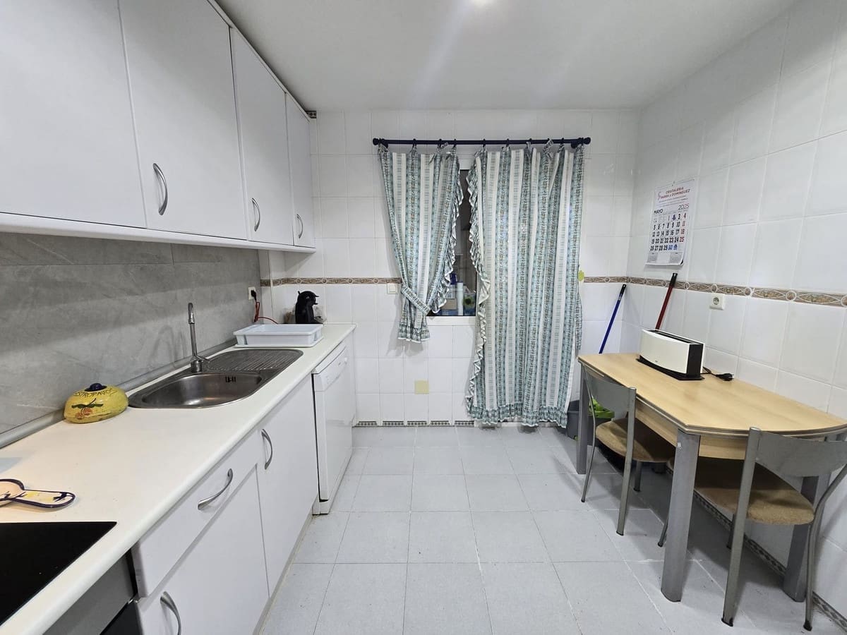 2 soverom Leilighet til salgs i Marbella med garasje - € 560 000 (Ref: 9550157)