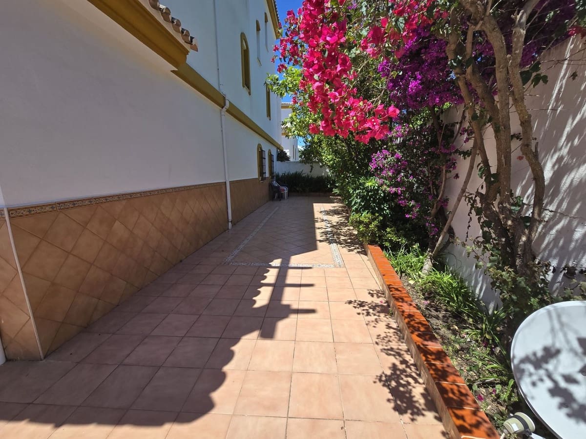 2 soverom Leilighet til salgs i Marbella med garasje - € 560 000 (Ref: 9550157)