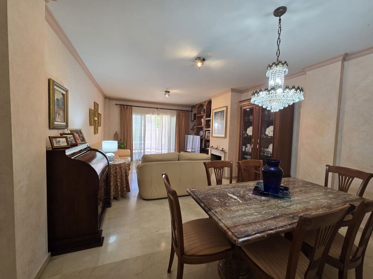 2 soverom Leilighet til salgs i Marbella med garasje - € 560 000 (Ref: 9550157)