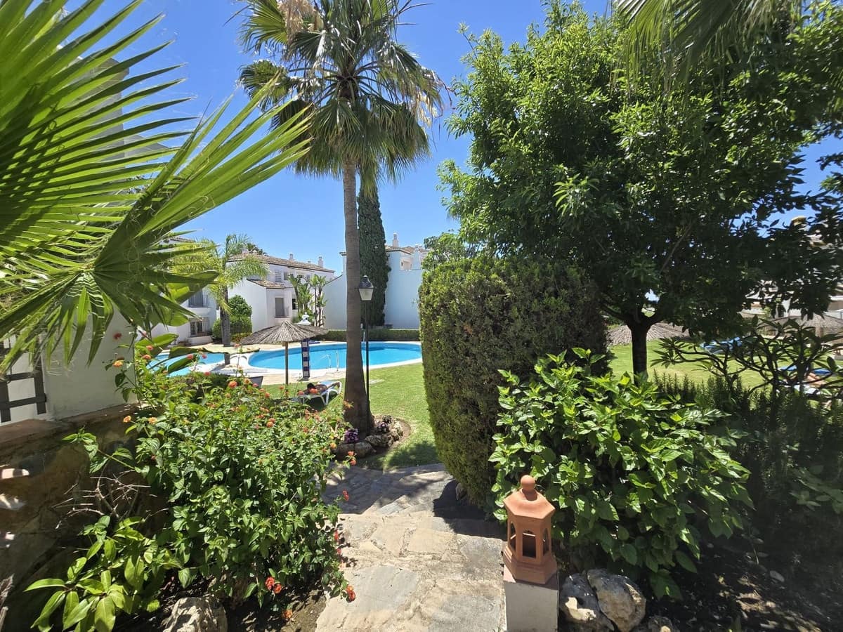 2 soverom Leilighet til salgs i Marbella med garasje - € 560 000 (Ref: 9550157)