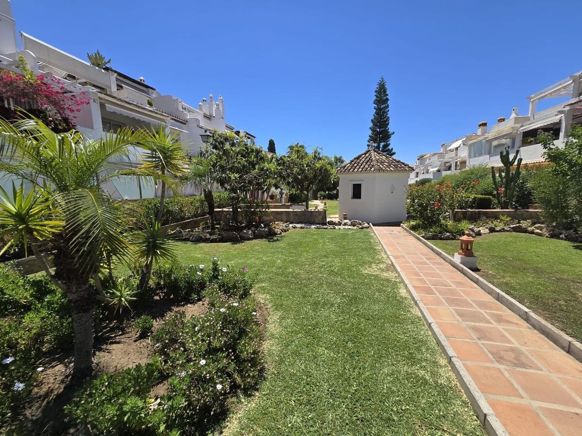 2 soverom Leilighet til salgs i Marbella med garasje - € 560 000 (Ref: 9550157)