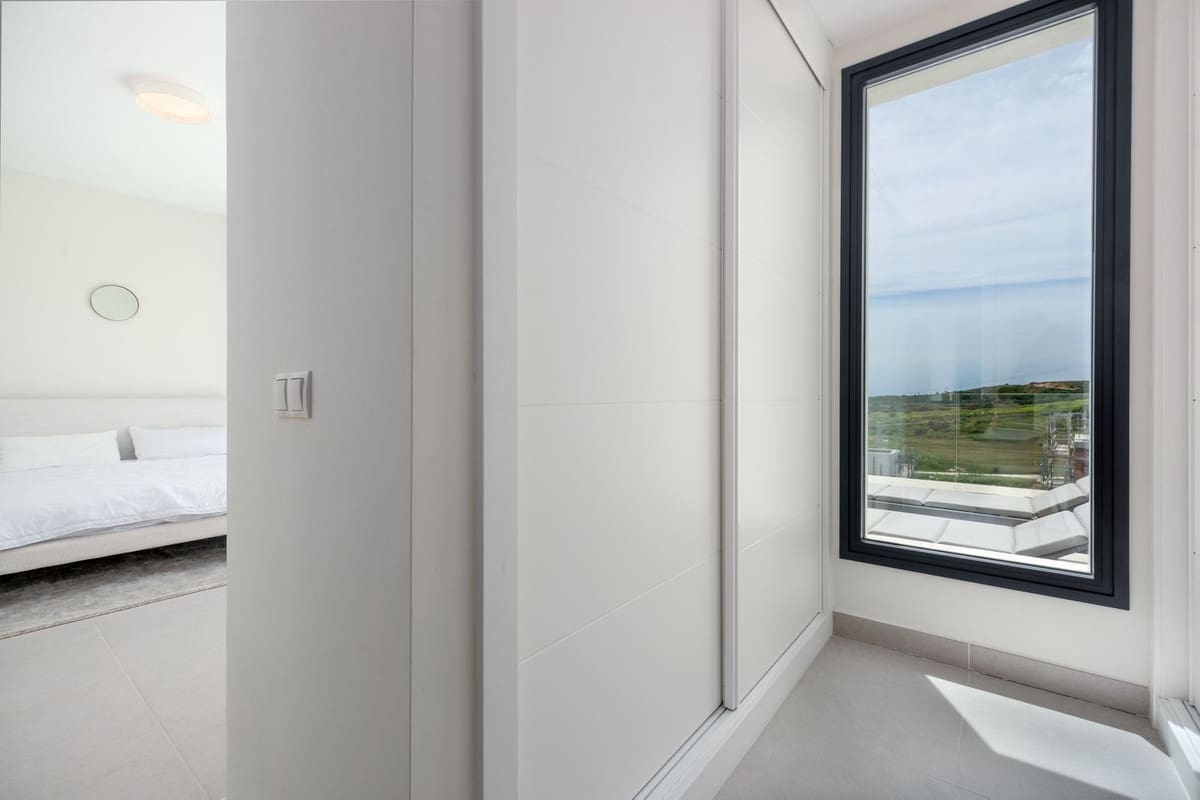 3 quarto Apartamento para venda em Estepona com piscina garagem - 729 000 € (Ref: 9550158)