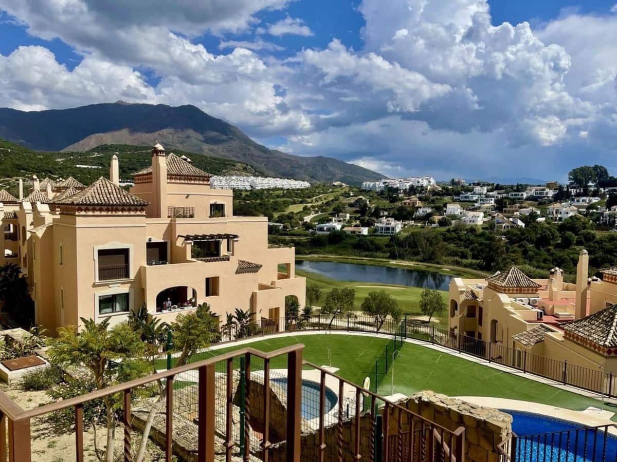 2 quarto Apartamento para venda em Estepona com piscina garagem - 367 500 € (Ref: 9551971)