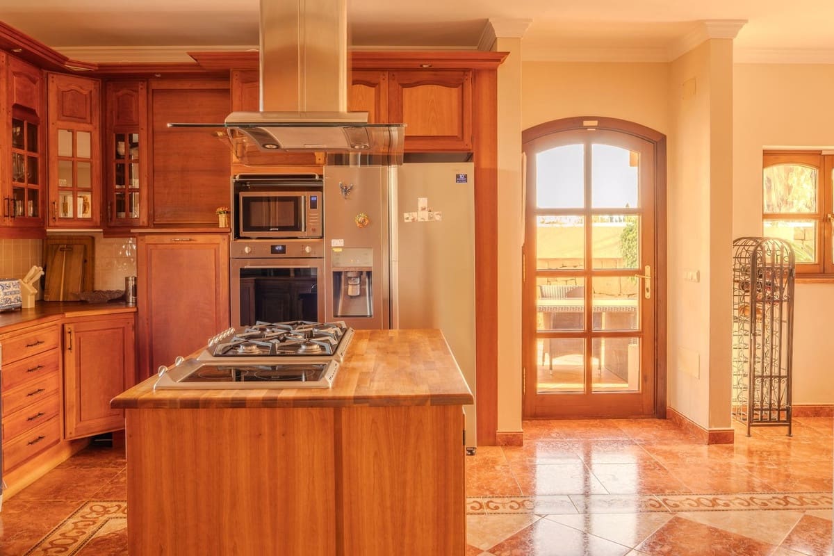 6 quarto Moradia para venda em Marbella com piscina garagem - 7 500 000 € (Ref: 9552410)